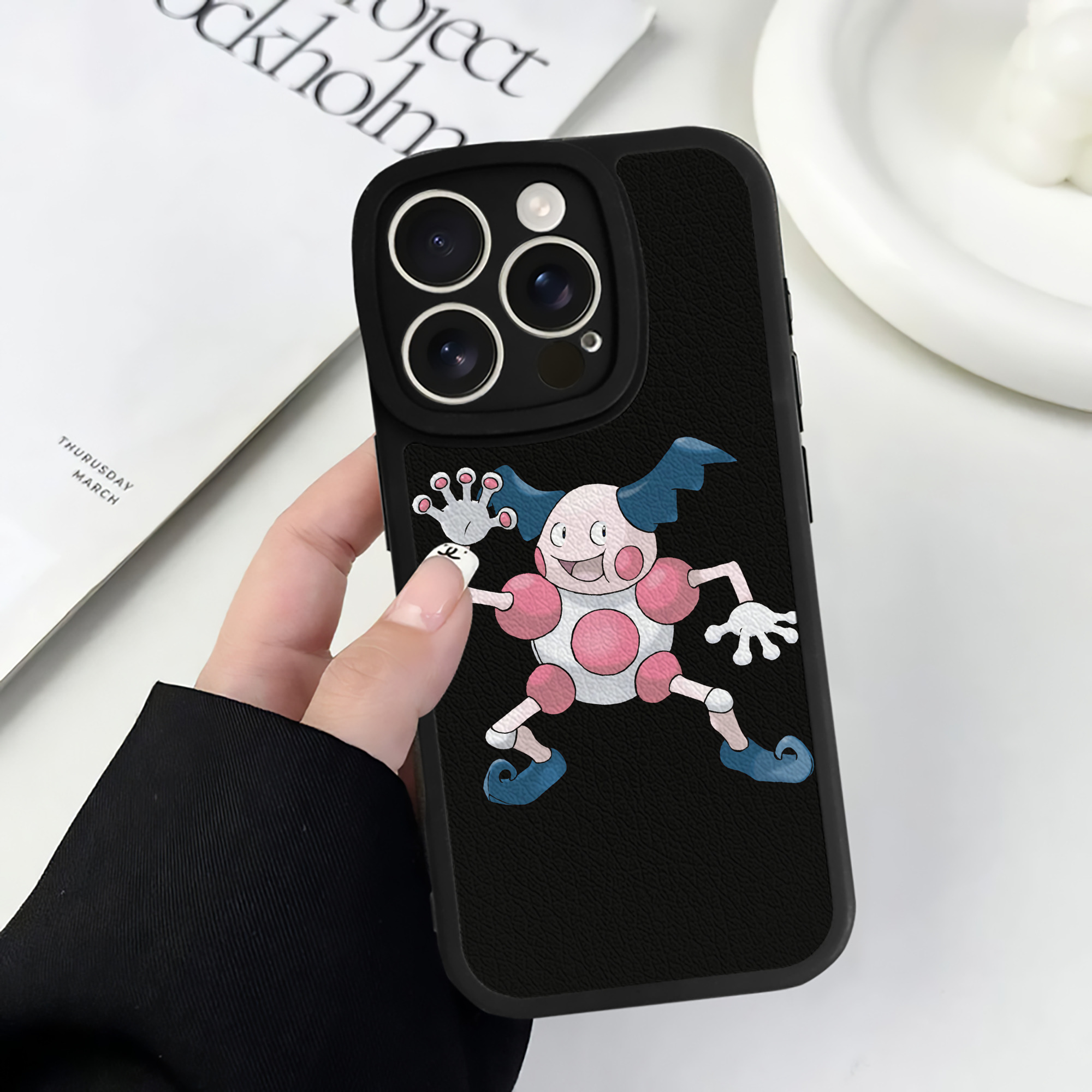 （画像用） ポケットモンスター Pokémon 【iPhone 16シリーズ対応】シリコンスマホケース（レザー調） 材質：シリコン